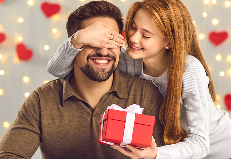 https://www.angara.com/blog/wp-content/uploads/2023/08/Valentines-Day-Gifts-Your-Husband.jpg