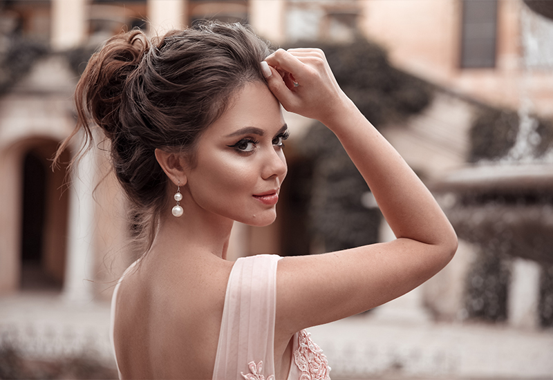 https://www.angara.com/blog/wp-content/uploads/2023/10/Affordable-Bridal-Earrings-That-Suit-Your-Budget-And-Style.jpg