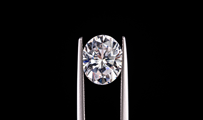 The Ultimate Guide to Buying Oval-Cut Diamonds