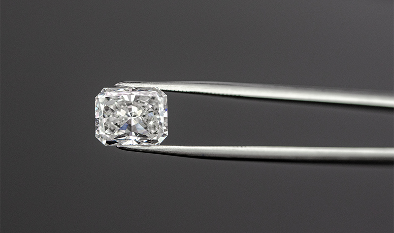 Your Complete Guide to Radiant-Cut Diamonds